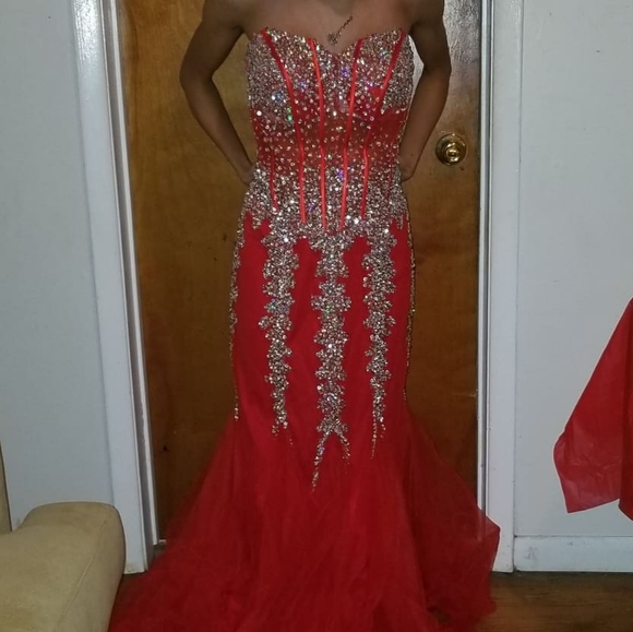PROM DRESS - Picture 2 of 4